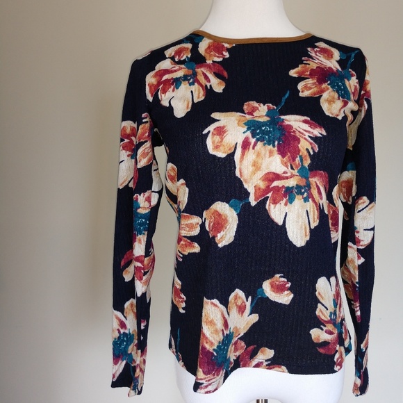 Navy Flower Pattern Long Sleeve - Picture 6 of 8